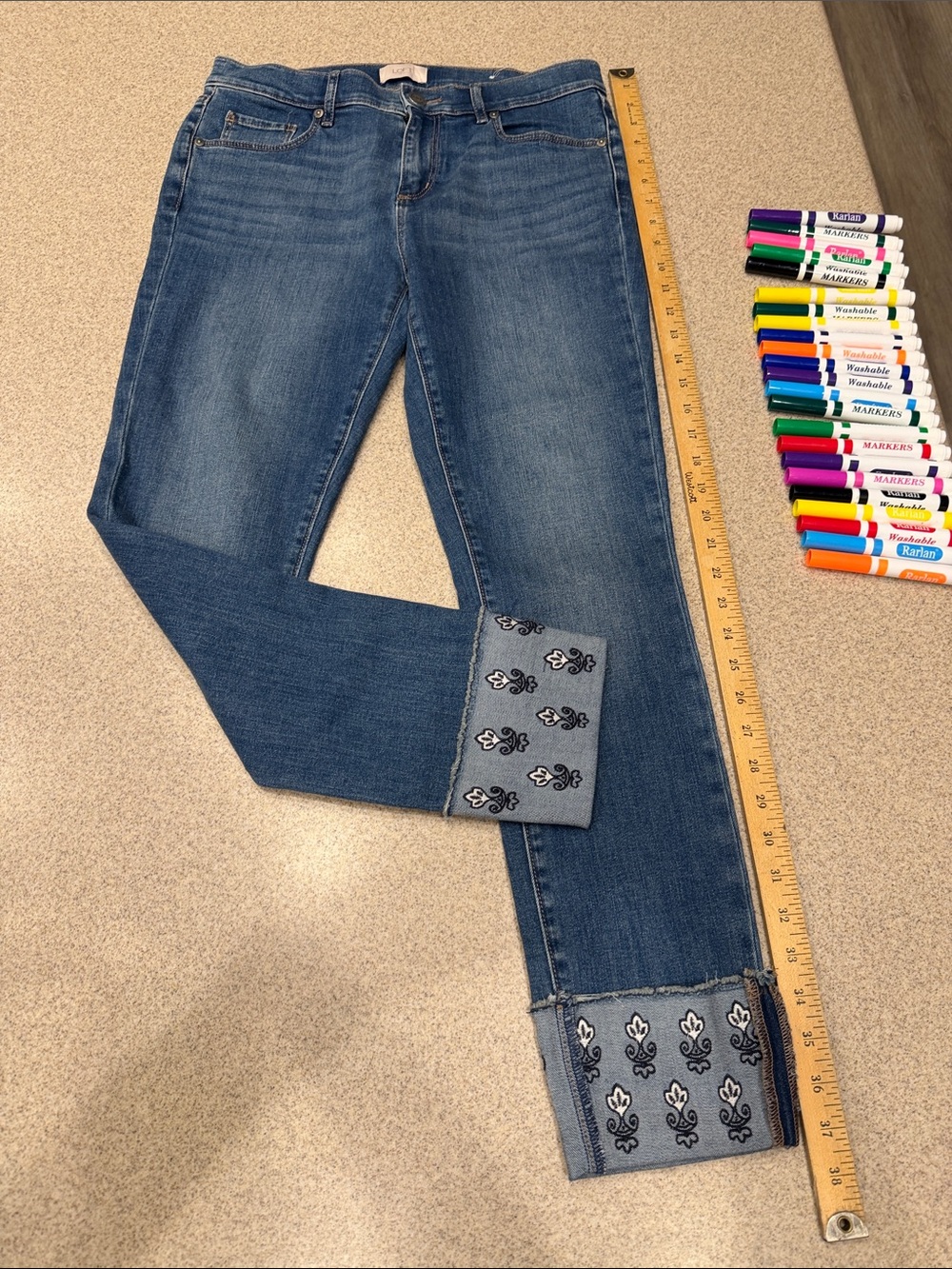 Loft Outlet Women’s Blue Embroidered Cuff Jeans Modern Skinny size 6